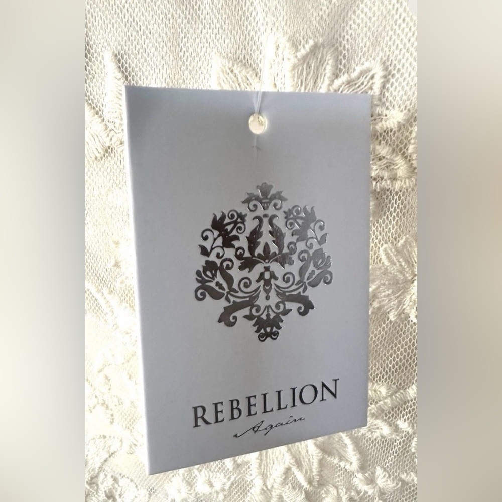 Rebellion Women's Lace Floral Kimono Robe Festival Boho Western Cardigan, NWT - Picture 3 of 9